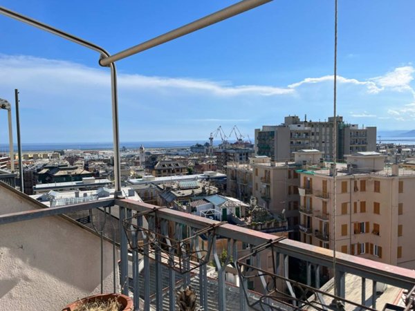 appartamento in vendita a Genova in zona Sestri Ponente