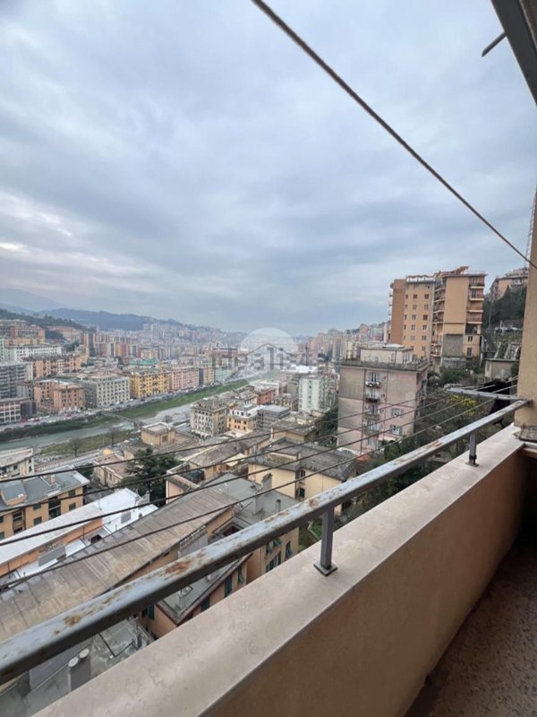 appartamento in vendita a Genova in zona Staglieno