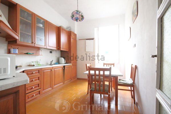appartamento in vendita a Genova in zona Rivarolo