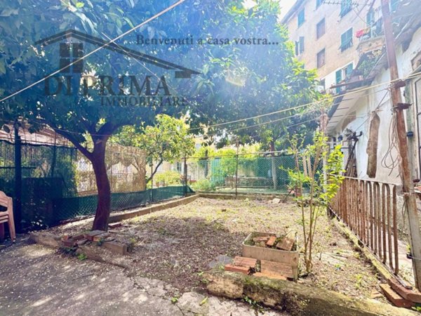 appartamento in vendita a Genova in zona Lagaccio / Granarolo