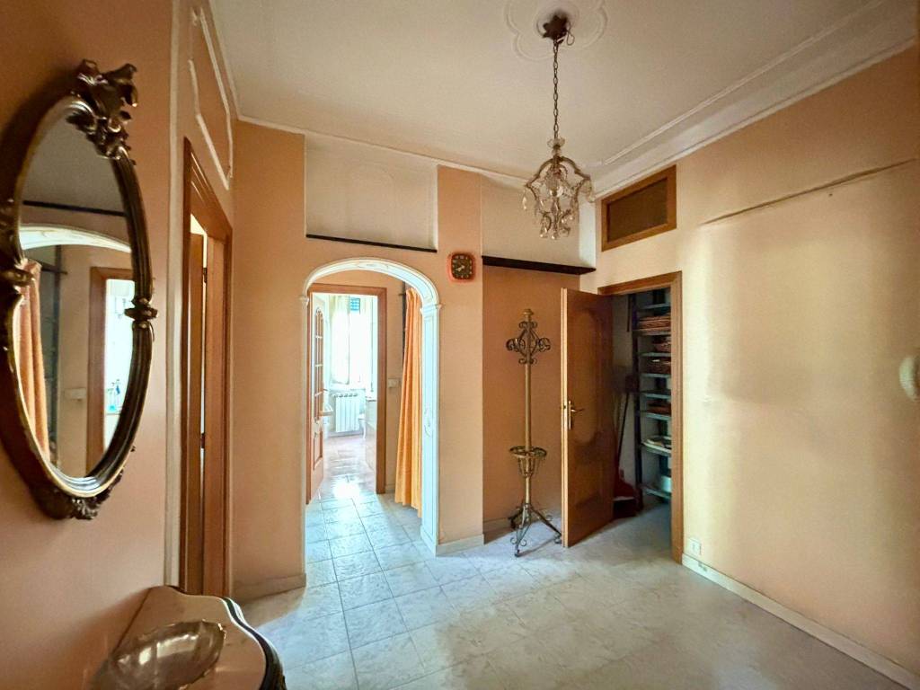 appartamento in vendita a Genova in zona Pegli