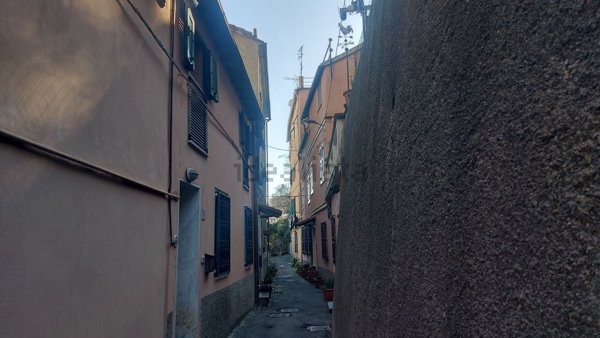 appartamento in vendita a Genova in zona Sestri Ponente