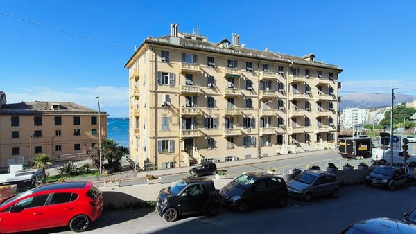 appartamento in vendita a Genova in zona Pegli