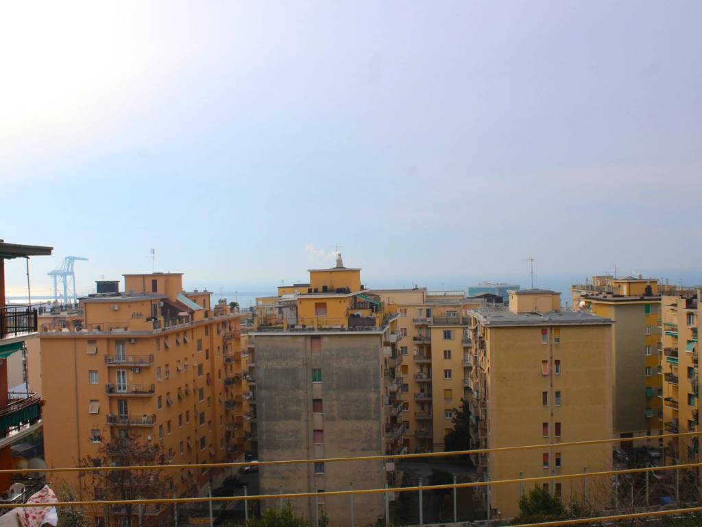 appartamento in vendita a Genova in zona Palmaro / Pra'