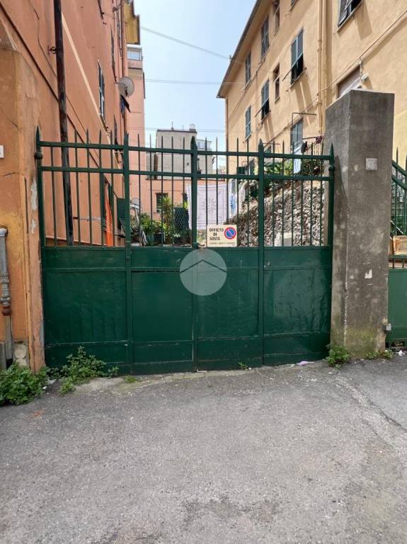 appartamento in vendita a Genova in zona Staglieno