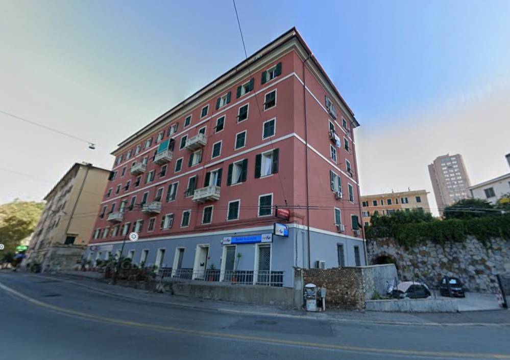 negozio in vendita a Genova in zona Sampierdarena