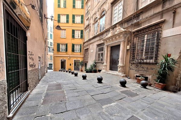 locale di sgombero in vendita a Genova in zona Sottoripa / Maddalena / Molo