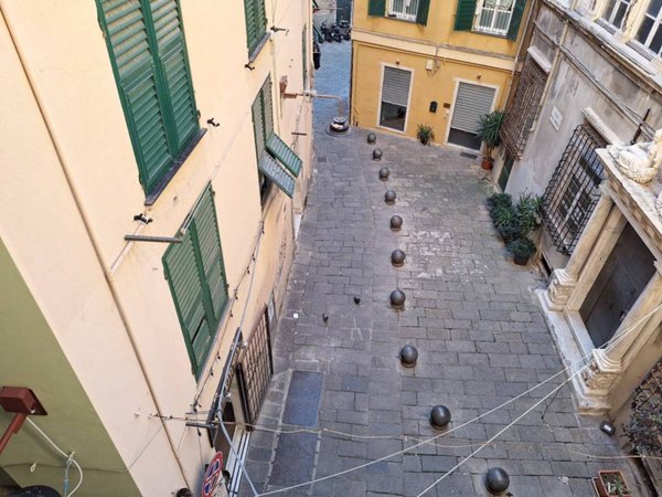 locale di sgombero in vendita a Genova in zona Sottoripa / Maddalena / Molo