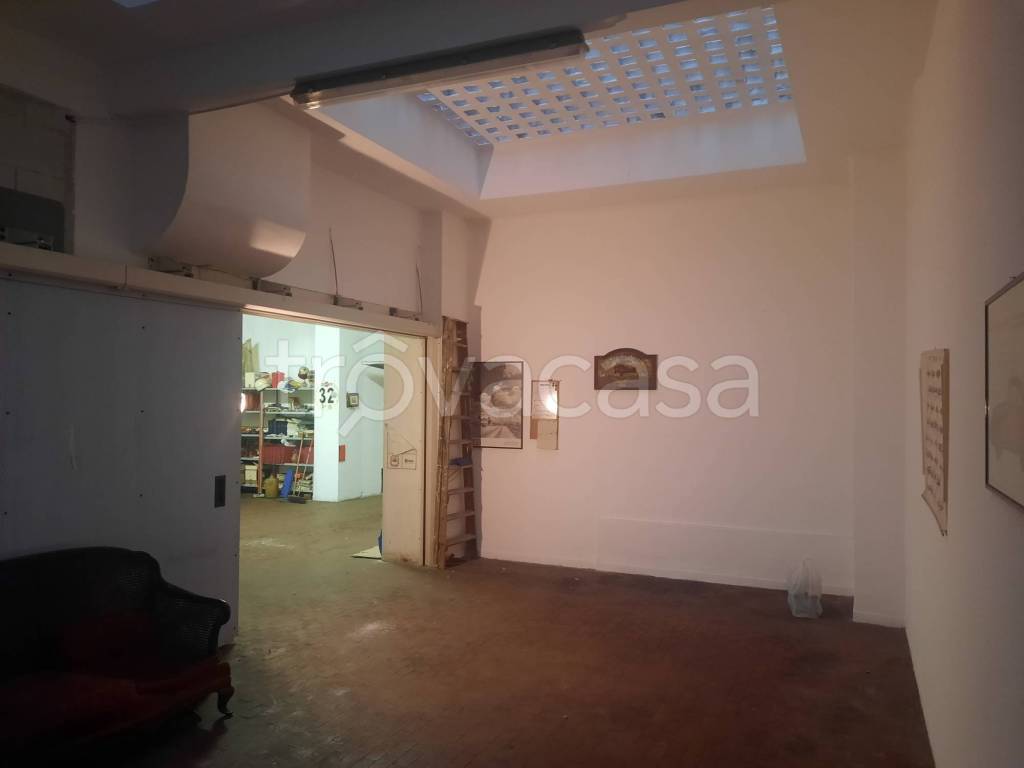 locale di sgombero in vendita a Genova in zona Castelletto