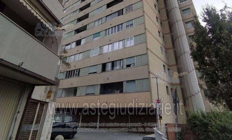 appartamento in vendita a Genova in zona Rivarolo