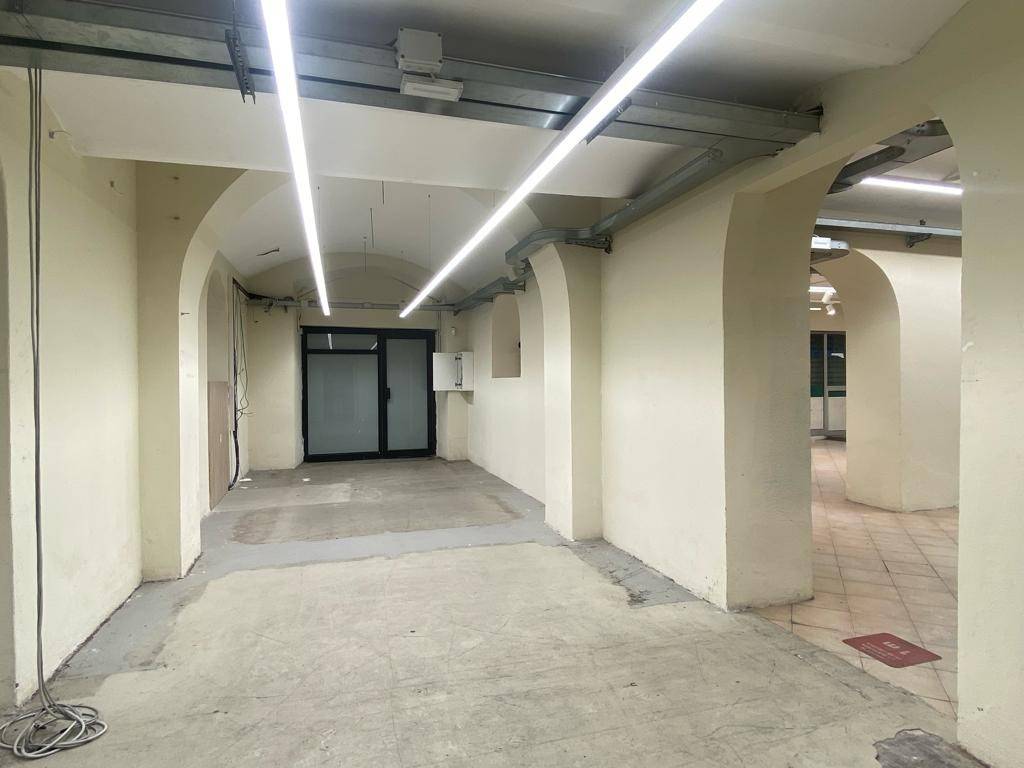 negozio in vendita a Genova in zona Quezzi