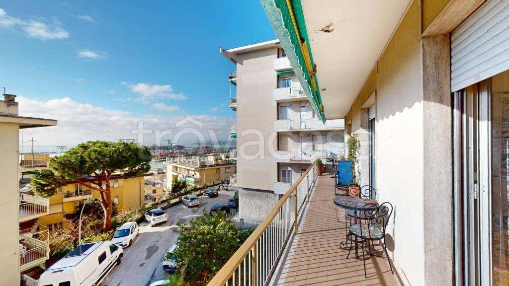 appartamento in vendita a Genova in zona Pegli