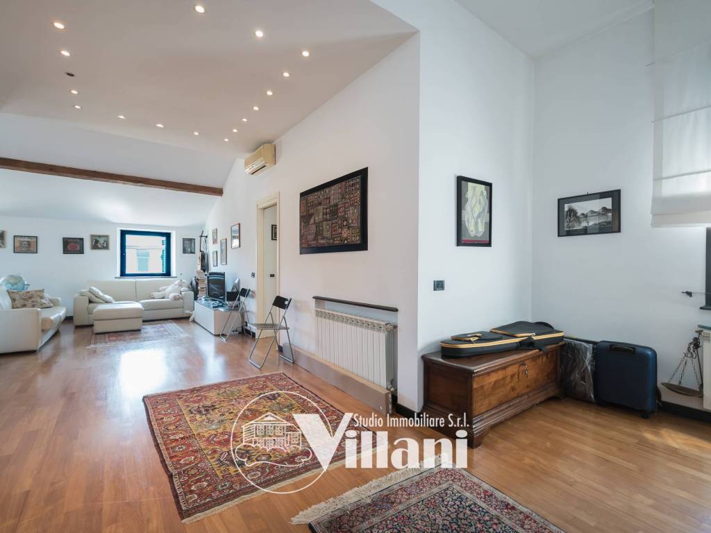 appartamento in vendita a Genova in zona Foce