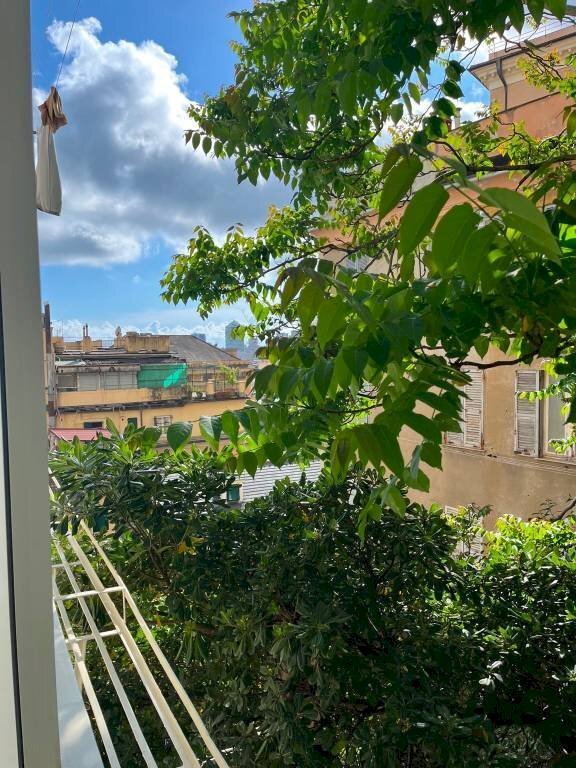 appartamento in vendita a Genova in zona Sottoripa / Maddalena / Molo