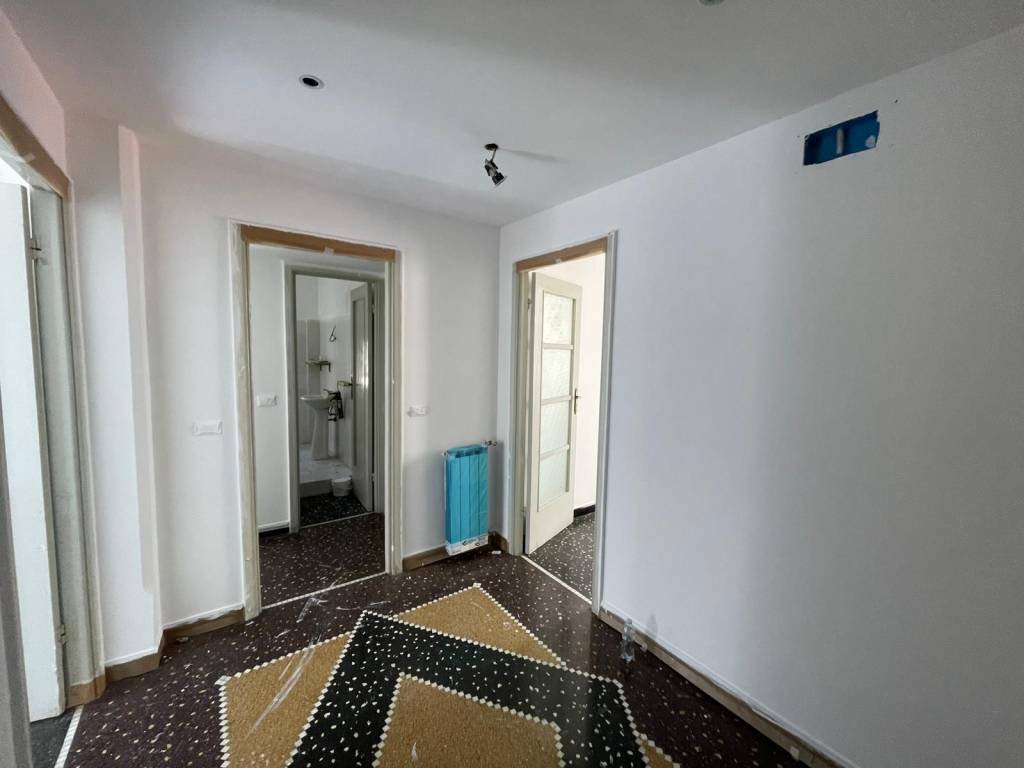 appartamento in vendita a Genova in zona Sestri Ponente