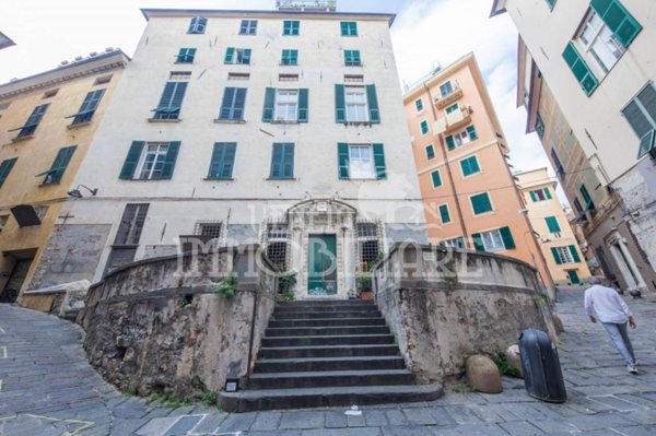 appartamento in vendita a Genova in zona Sottoripa / Maddalena / Molo
