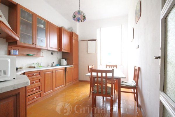 appartamento in vendita a Genova in zona Rivarolo