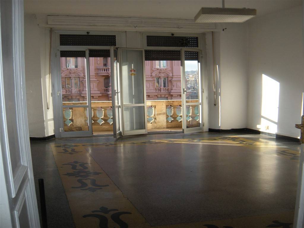 appartamento in vendita a Genova in zona Foce