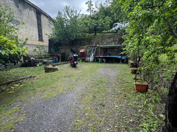 appartamento in vendita a Genova in zona Staglieno