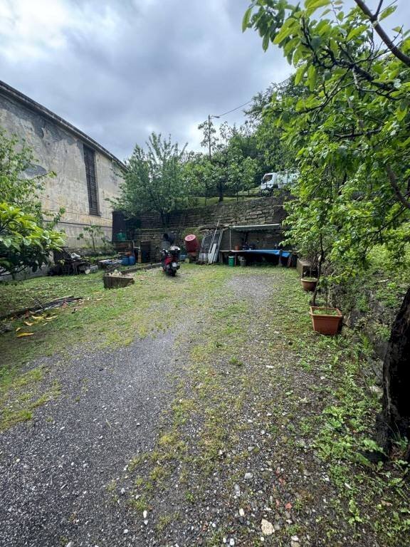 appartamento in vendita a Genova in zona Staglieno