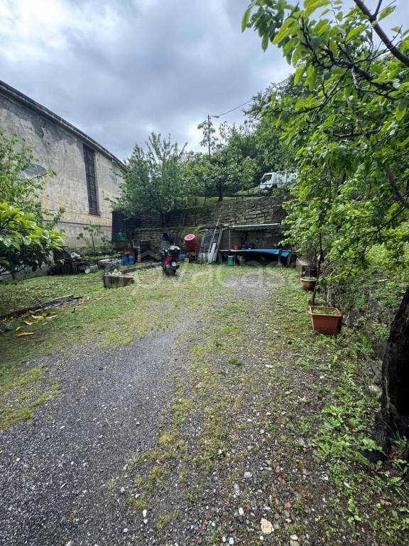 appartamento in vendita a Genova in zona Staglieno
