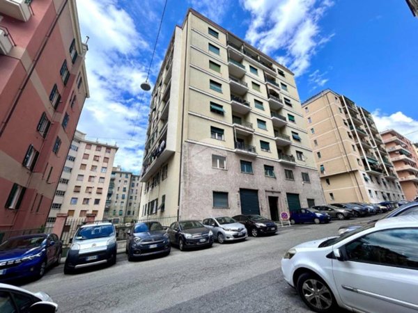 appartamento in vendita a Genova in zona Sestri Ponente