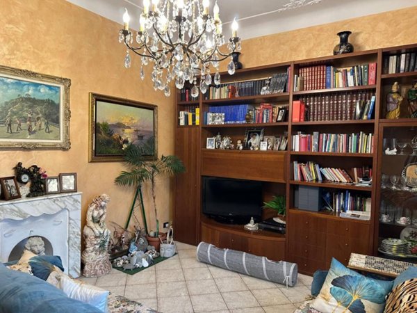 appartamento in vendita a Genova in zona Sestri Ponente