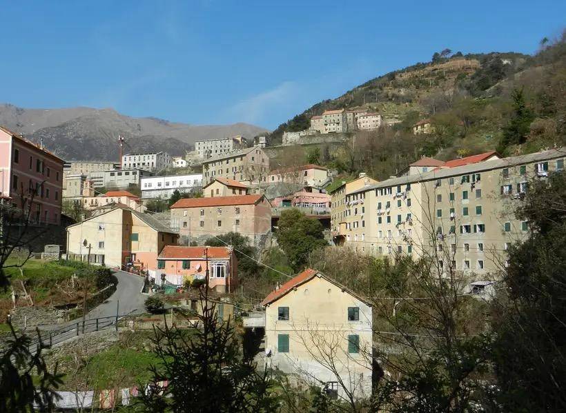 terreno edificabile in vendita a Genova in zona Crevari