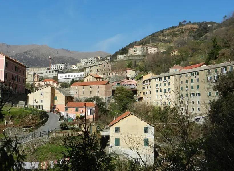 terreno edificabile in vendita a Genova in zona Crevari
