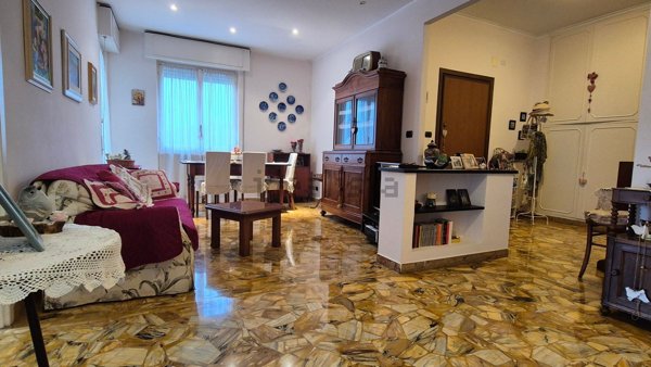 appartamento in vendita a Genova in zona Molassana