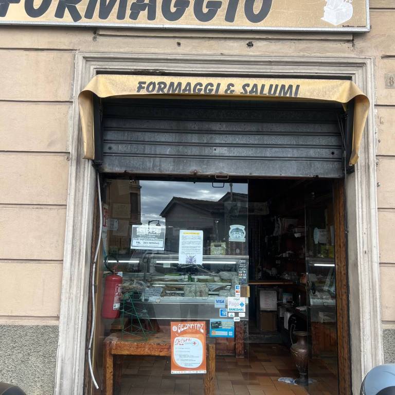 locale commerciale in vendita a Genova in zona Oregina