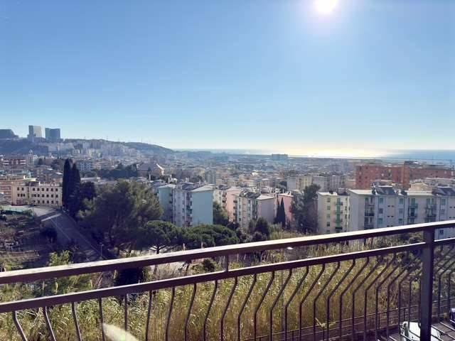 appartamento in vendita a Genova in zona Sestri Ponente