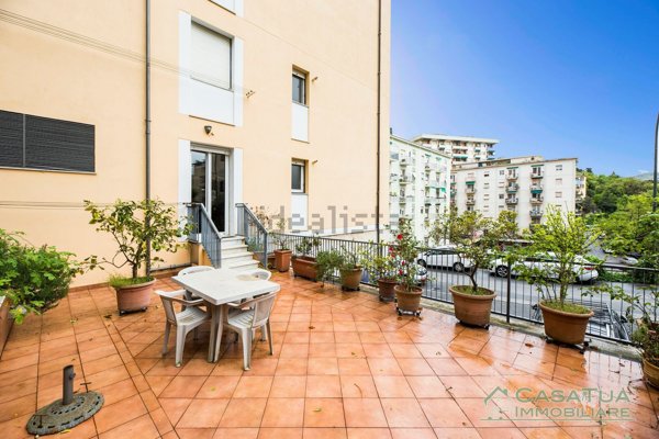 appartamento in vendita a Genova in zona Staglieno