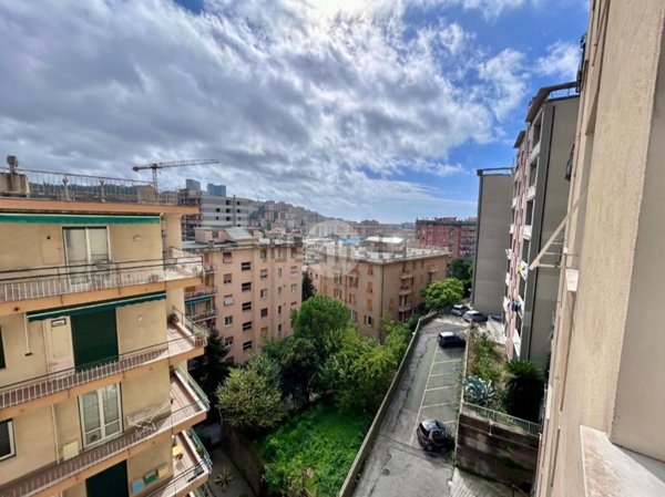 appartamento in vendita a Genova in zona Sestri Ponente
