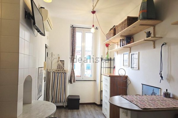 appartamento in vendita a Genova in zona Sottoripa / Maddalena / Molo