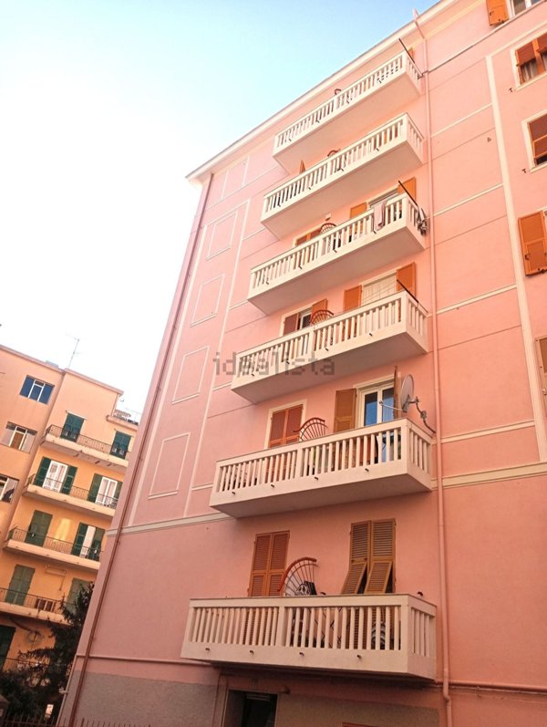appartamento in vendita a Genova in zona Sestri Ponente