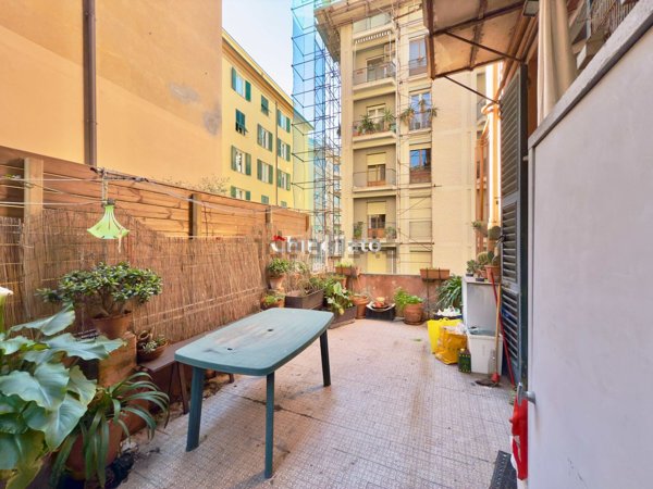 appartamento in vendita a Genova in zona Carignano
