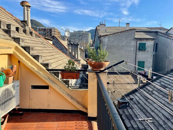 appartamento in vendita a Genova in zona Sestri Ponente
