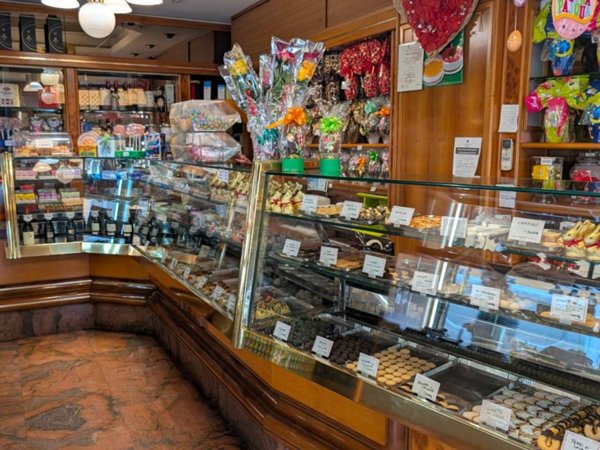 negozio in vendita a Genova in zona San Fruttuoso