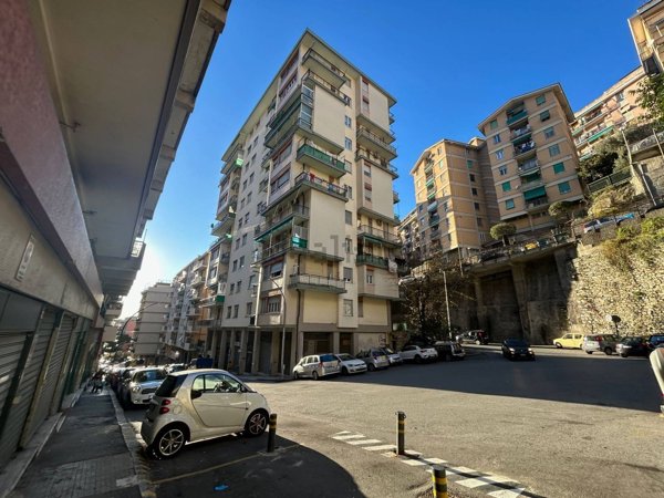 appartamento in vendita a Genova in zona Oregina