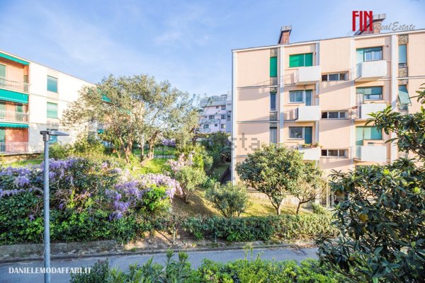 appartamento in vendita a Genova in zona Sturla