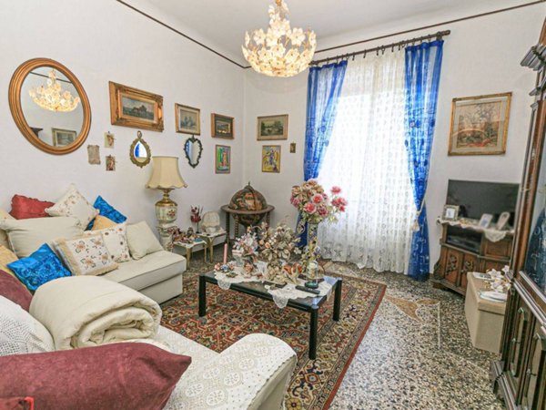 appartamento in vendita a Genova in zona Rivarolo