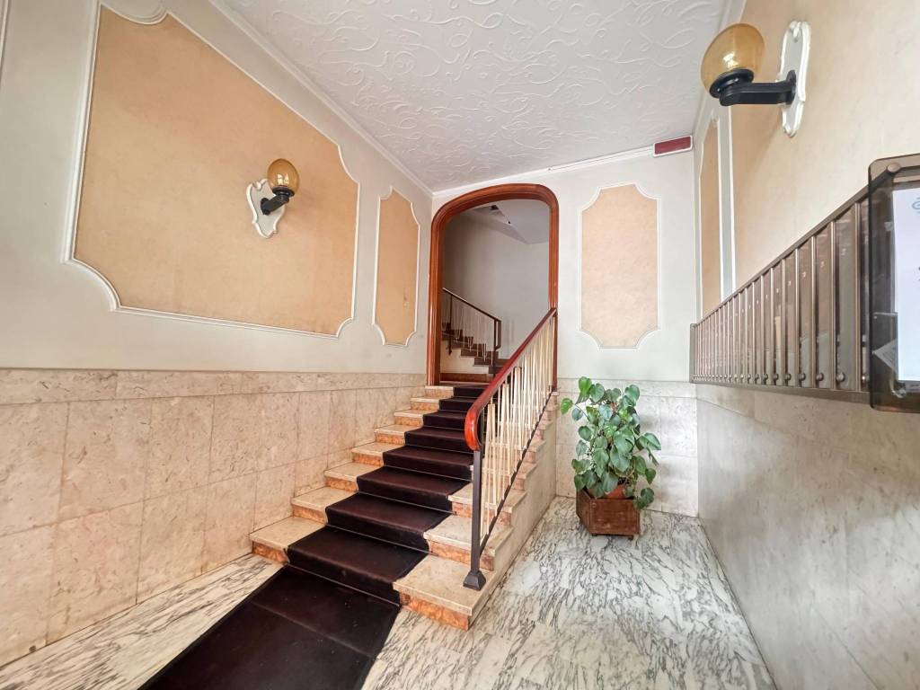 appartamento in vendita a Genova in zona Rivarolo