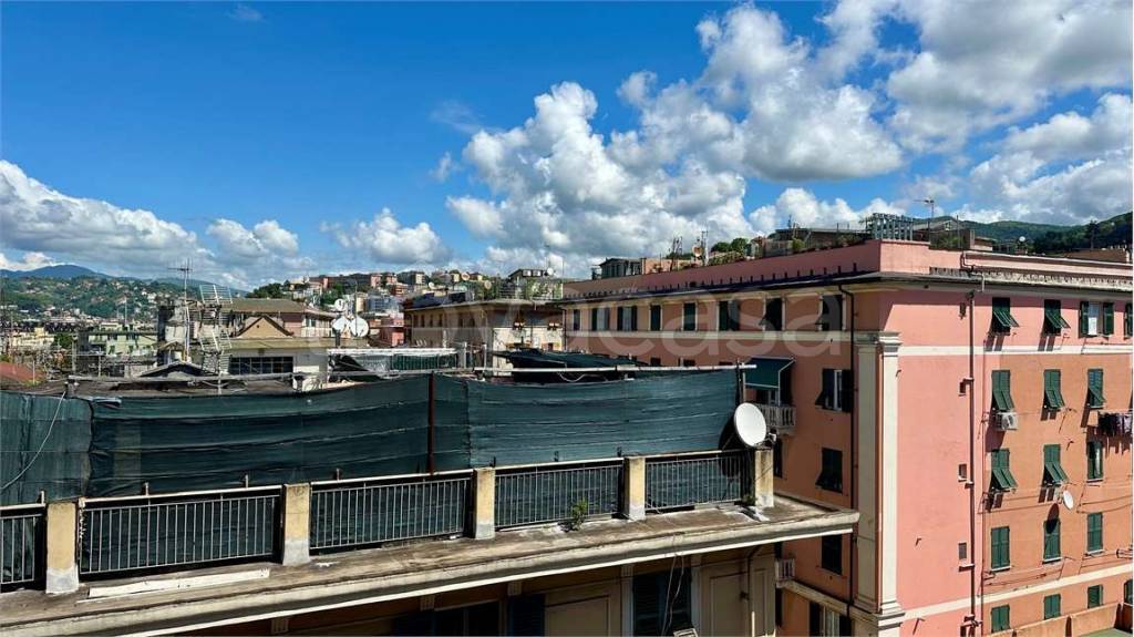 appartamento in vendita a Genova in zona Rivarolo