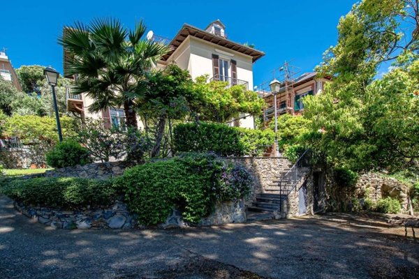casa indipendente in vendita a Genova