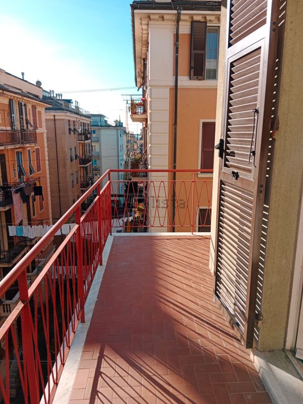 appartamento in vendita a Genova in zona Sestri Ponente