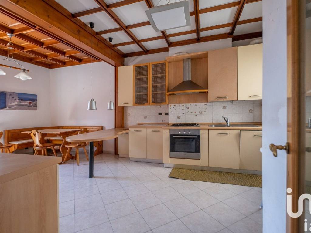 appartamento in vendita a Genova in zona Rivarolo