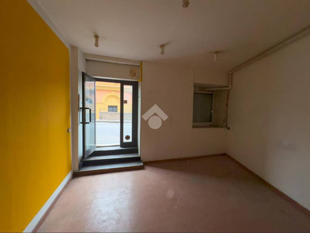 negozio in vendita a Genova in zona Voltri