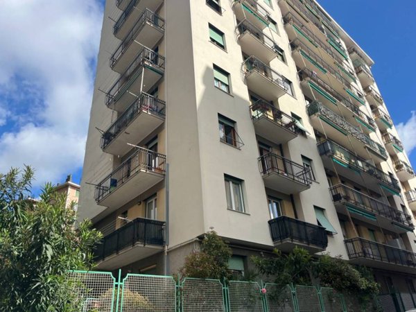 appartamento in vendita a Genova in zona Sestri Ponente