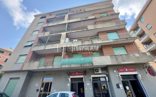 appartamento in vendita a Genova in zona Sestri Ponente